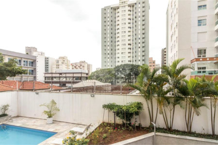Apartamento à venda com 4 quartos, sendo 2 suítes,  em Aclimação, São Paulo, SP