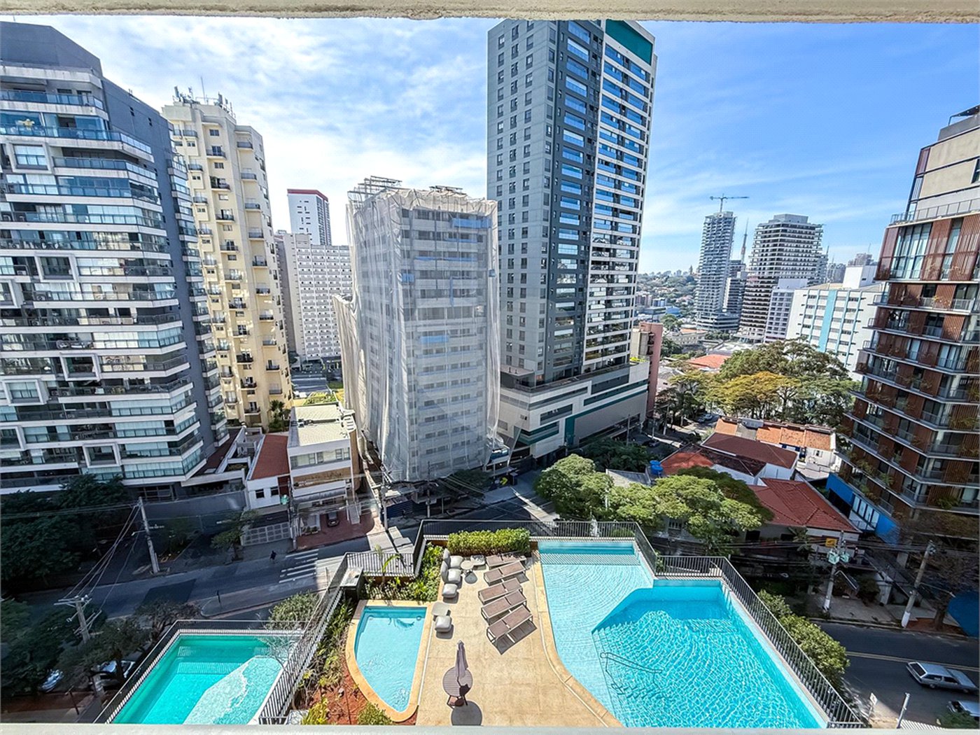 Apartamento à venda com 3 suítes em Sumarezinho, São Paulo, SP