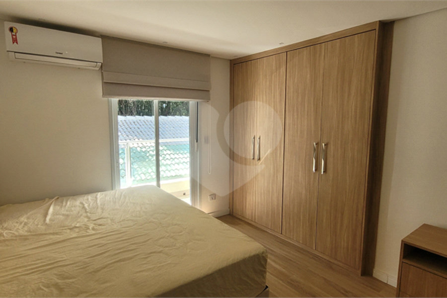 Sobrado à venda com 4 quartos, sendo 2 suítes, em Vila Irmãos Arnoni, São Paulo, SP