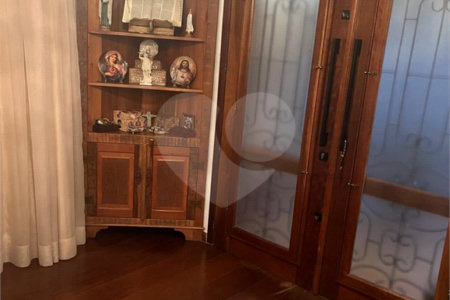 Sobrado à venda com 4 quartos, sendo 1 suíte,  em Jardim Leonor Mendes de Barros, São Paulo, SP