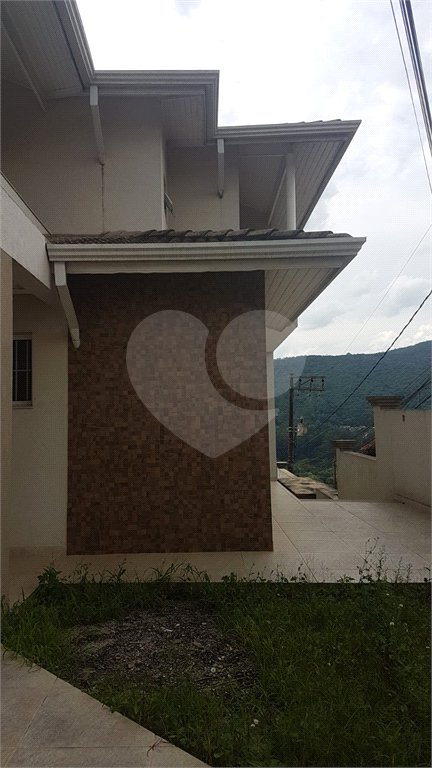 Casa à venda com 5 quartos, sendo 3 suítes,  em Serra da Cantareira, Mairiporã, SP