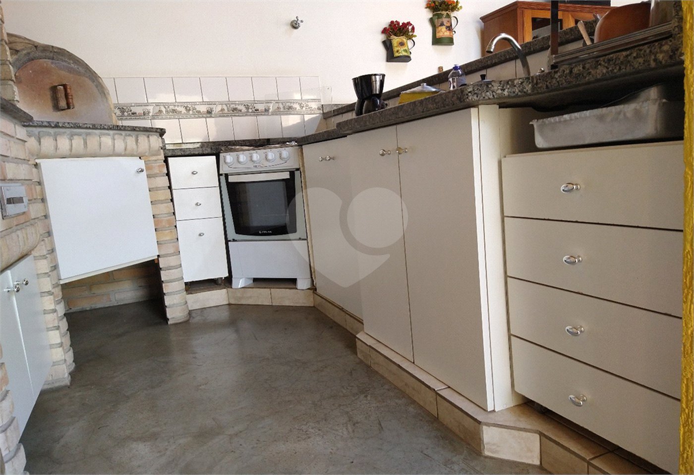 Sobrado à venda com 3 quartos, sendo 2 suítes, em Jardim Hubert, Indaiatuba, SP