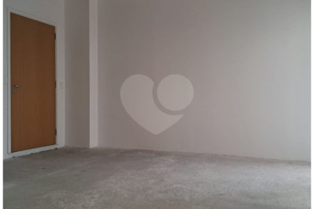 Sala comercial, nova, para venda ou locação, junto à Estação Vergueiro do Metrô