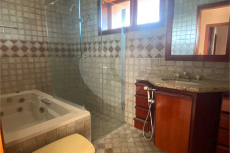 Casa à venda com 3 quartos, sendo 1 suíte, no condomínio Estância Marambaia, Vinhedo - SP
