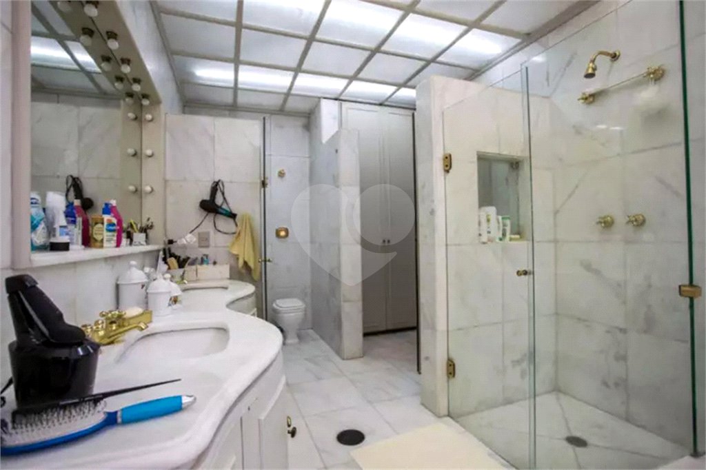 Casa à venda com 3 suítes no condomínio Praça Coronel Fernandes de Lima,47, São Paulo - SP