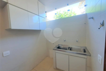 Sobrado à venda com 4 quartos, sendo 2 suítes, em Granja Julieta, São Paulo, SP