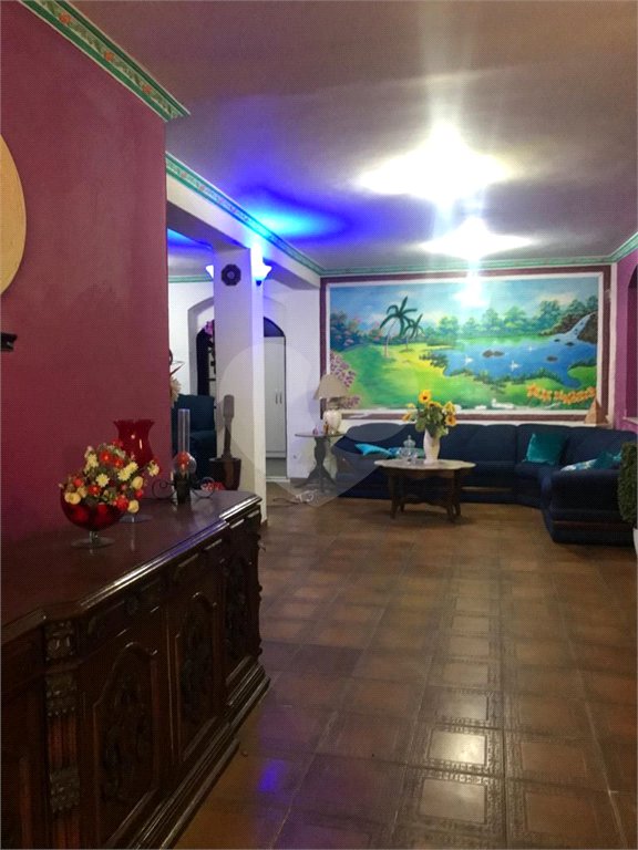 Casa à venda com 4 quartos, sendo 1 suíte, em Senador Vasconcelos, Rio de Janeiro, RJ