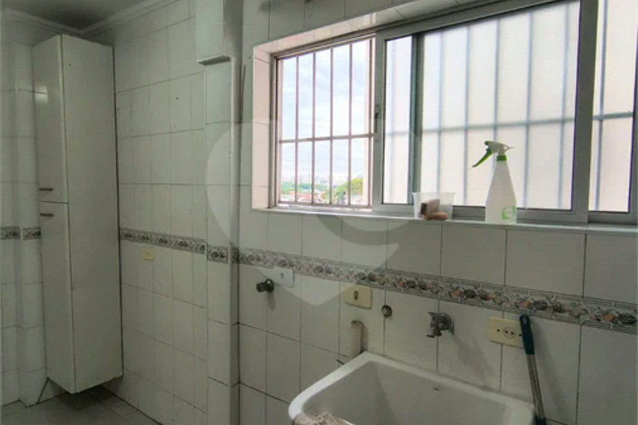 Apartamento com 2 Dormitórios , amplo com 77 metros e com vaga de garagem fixa