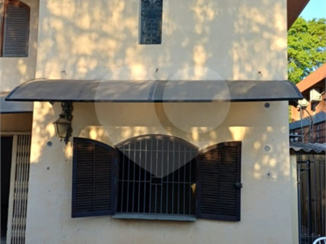 Sobrado à venda ou para alugar com 5 quartos, sendo 1 suíte,  em Alto de Pinheiros, São Paulo, SP