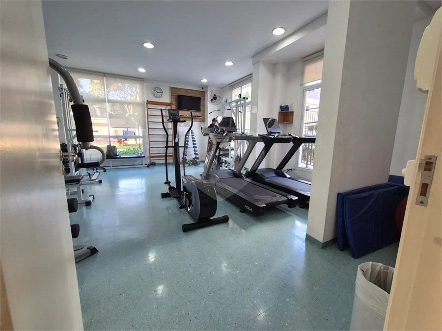 Apartamento Vila Mariana ,2 dormitórios sendo 1 suíte e 2 vagas.