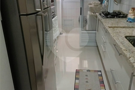Apartamento na Região da Mooca. Excelente Localização com 3 Dormitórios sendo 1 Suíte e 2 Vagas de Garagem