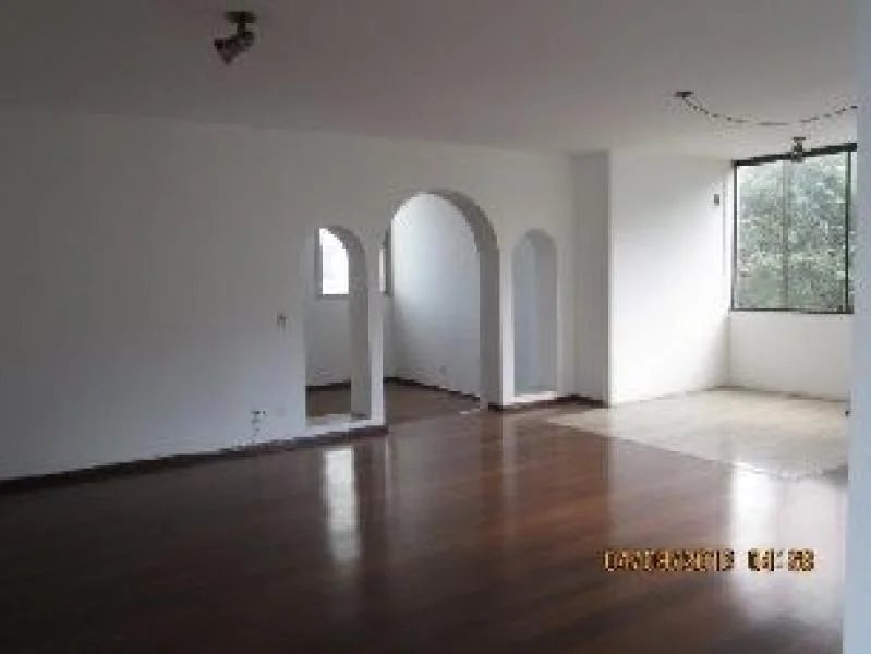 Apartamento à venda com 4 quartos, sendo 1 suíte,  em Vila Andrade, São Paulo, SP