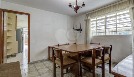 Casa à venda com 3 quartos, sendo 1 suíte,  em Vila Clementino, São Paulo, SP