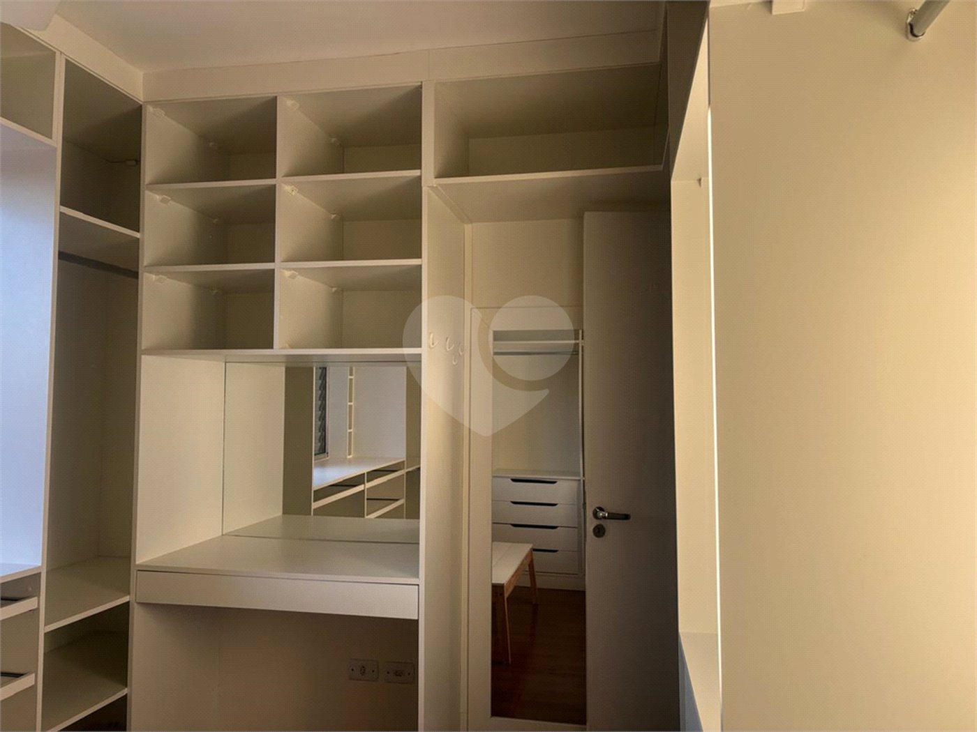 Casa à venda com 2 quartos no condomínio Altos do Boa Vista, São Roque - SP