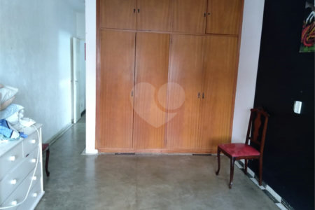 Casa à venda com 5 quartos, sendo 1 suíte,  em Cambuci, São Paulo, SP