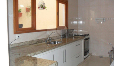 Sobrado à venda com 3 quartos, sendo 1 suíte, em Vila Mazzei, São Paulo, SP