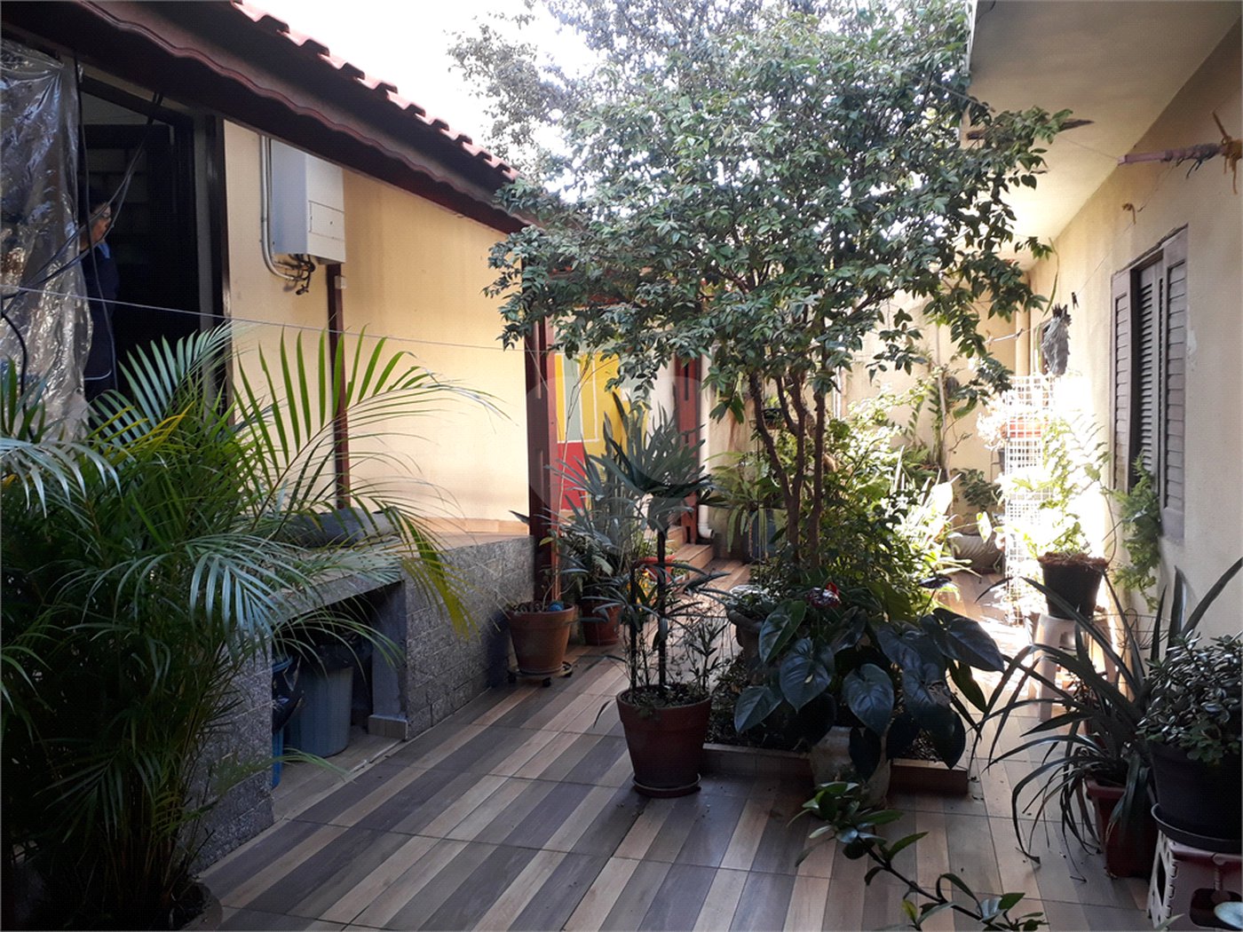 Sobrado à venda com 4 quartos, sendo 1 suíte, em Vila Constança, São Paulo, SP