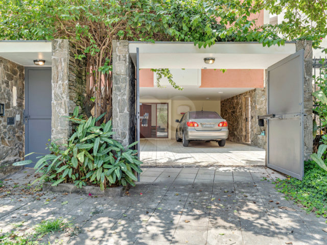 Casa à venda com 3 quartos, sendo 1 suíte,  em Granja Julieta, São Paulo, SP