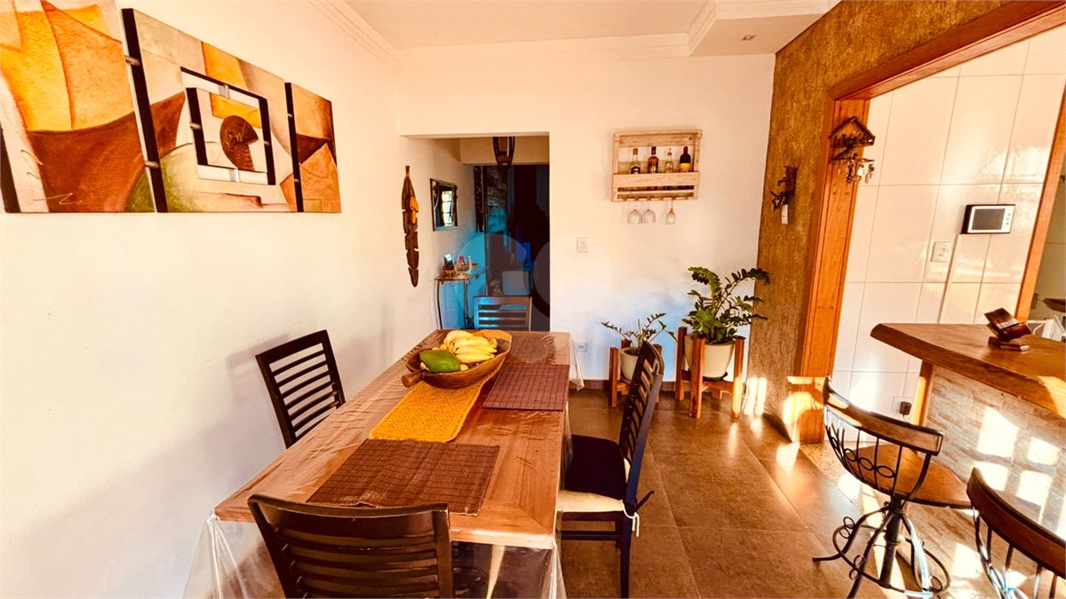 Sobrado à venda com 3 quartos, sendo 1 suíte, em Chácara Recanto Verde, Cotia, SP