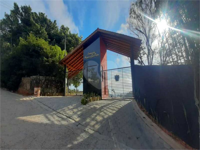 Casa à venda com 2 quartos, sendo 1 suíte,  no condomínio Águas de São Pedro, Mairiporã - SP