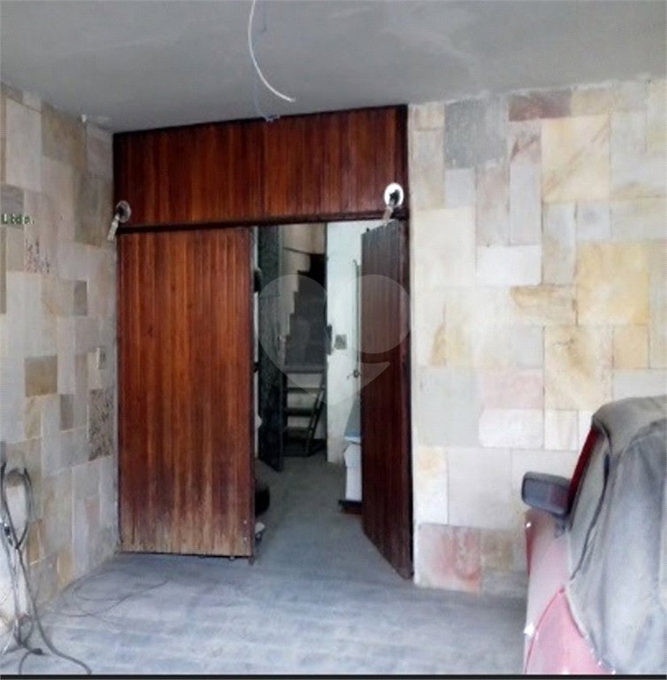 Sobrado à venda com 8 quartos, sendo 3 suítes, em Liberdade, São Paulo, SP