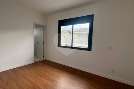 Casa à venda com 3 suítes no condomínio Village Itaguaçu, Atibaia - SP