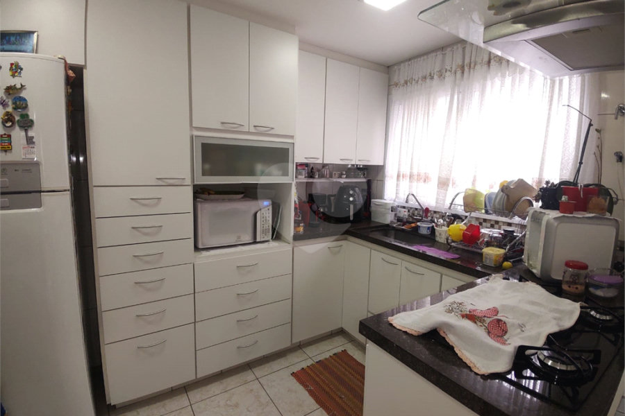 Casa à venda com 3 suítes no condomínio Morada das Hortênsias, São Paulo - SP