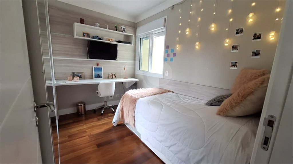 Casa à venda com 5 quartos, sendo 2 suítes,  no condomínio Floradas da Serra, São Paulo - SP