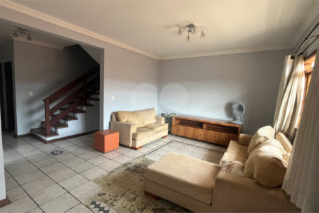 Sobrado à venda ou para alugar com 4 quartos, sendo 2 suítes, em Jardim Terceiro Centenário, Atibaia, SP