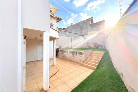 Casa à venda com 3 suítes em Parque Nova Suíça, Valinhos, SP
