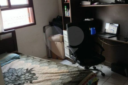 Sobrado à venda com 3 suítes em Parada Inglesa, São Paulo, SP