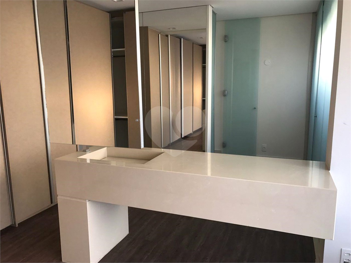 Casa à venda com 6 quartos, sendo 3 suítes, no condomínio Jardim Vila Paradiso, Indaiatuba - SP