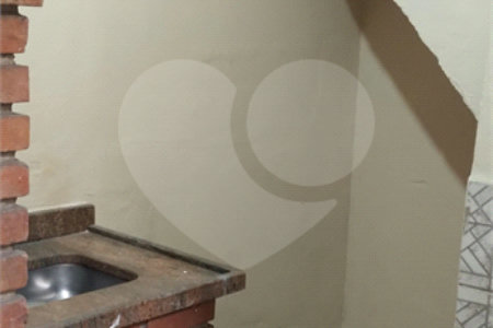 Sobrado à venda com 4 quartos, sendo 1 suíte, em Vila Nivi, São Paulo, SP