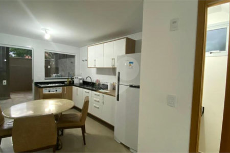 Casa à venda com 3 quartos, sendo 1 suíte, no condomínio Garden Village, São Paulo - SP