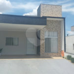 Casa à venda com 2 quartos, sendo 1 suíte, no condomínio Horto Florestal Villagio, Sorocaba - SP
