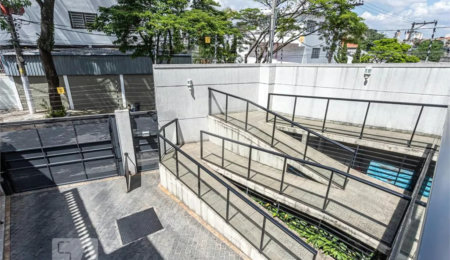 Casa à venda ou para alugar com 3 quartos, sendo 2 suítes,  no condomínio Residencial Erika, São Paulo - SP
