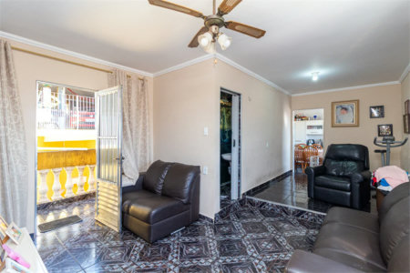 Casa à venda com 3 quartos, sendo 1 suíte, em Jardim Paris, São Paulo, SP