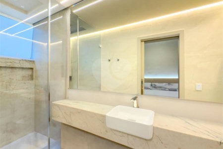 Apartamento à venda com 4 quartos, sendo 1 suíte,  em Copacabana, Rio de Janeiro, RJ