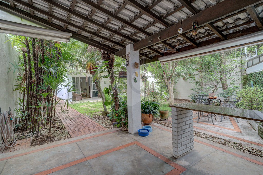 Casa à venda ou para alugar com 4 quartos, sendo 2 suítes, em Ibirapuera, São Paulo, SP