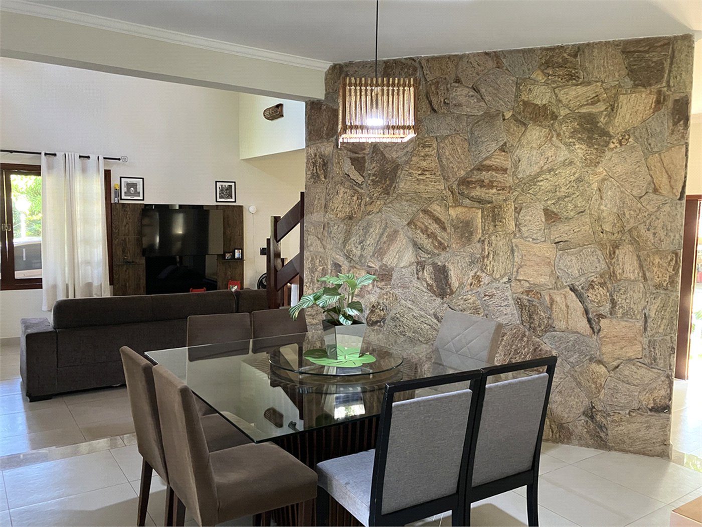 Casa à venda com 4 quartos, sendo 2 suítes, no condomínio Vivendas do Lago, Sorocaba - SP