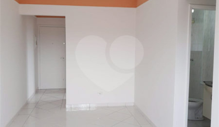 Apartamento à venda com 2 quartos, sendo 1 suíte,  em Vila Suconasa, Araraquara, SP