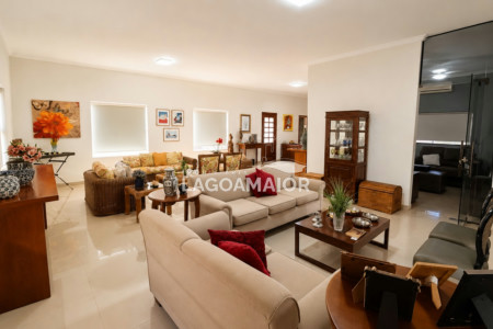Casa à venda com 6 quartos, sendo 3 suítes,  em Santos Dumont, Três Lagoas, MS