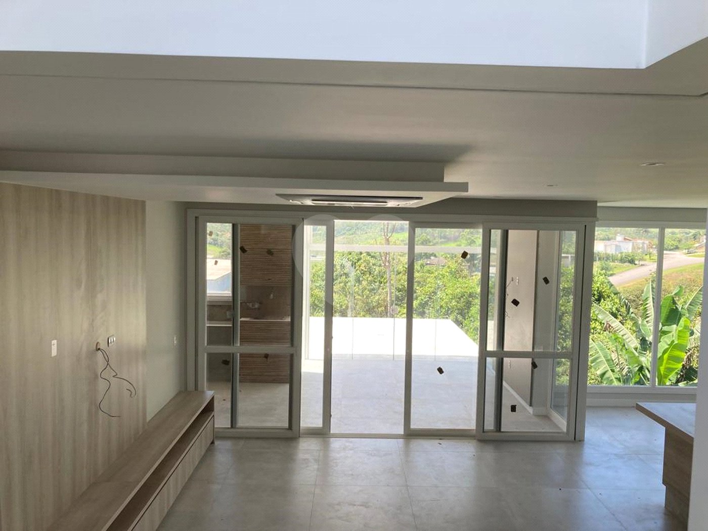 Casa à venda com 3 quartos, sendo 1 suíte,  no condomínio Monterey Ville, Mogi das Cruzes - SP