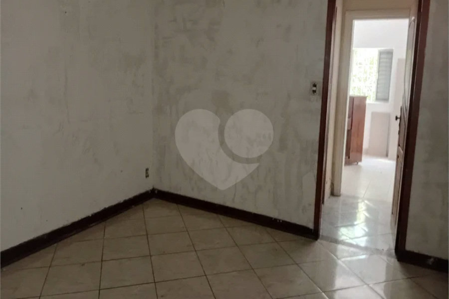 Casa Térrea à venda com 4 quartos, sendo 1 suíte, em Vila Antonieta, São Paulo, SP