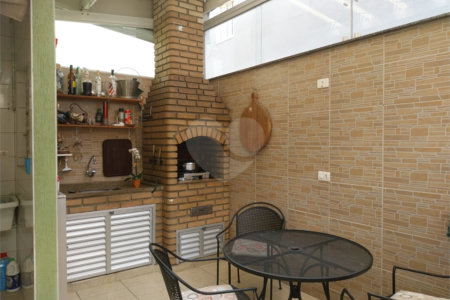 Casa à venda com 3 quartos, sendo 1 suíte, no condomínio Villagio Esperanza, Guarulhos - SP