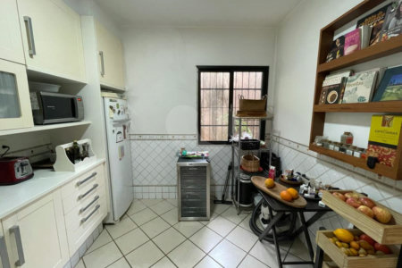 Casa à venda com 4 quartos, sendo 1 suíte, em Vila Morumbi, São Paulo, SP