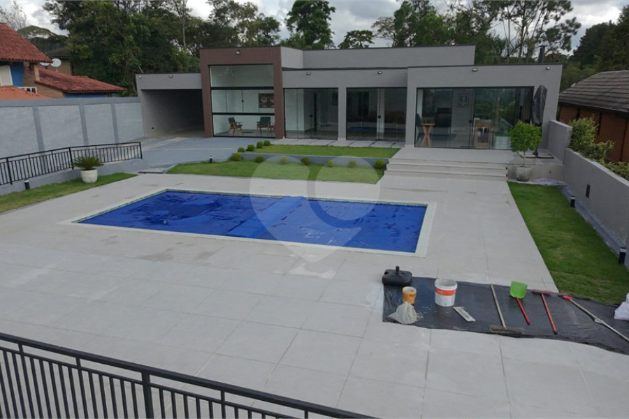 Casa à venda com 4 quartos, sendo 2 suítes, no condomínio Alpes da Cantareira, Mairiporã - SP