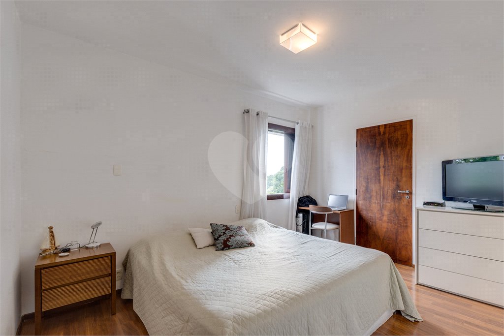 Apartamento à venda com 3 quartos, sendo 1 suíte,  em Granja Julieta, São Paulo, SP