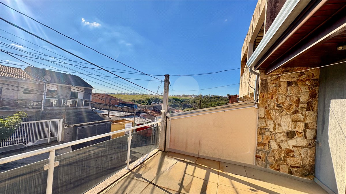 Sobrado à venda com 3 quartos, sendo 1 suíte, em Jardim São Guilherme, Sorocaba, SP