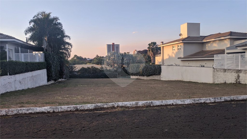 Terreno à venda no condomínio Vale das Rosas, Araraquara - SP
